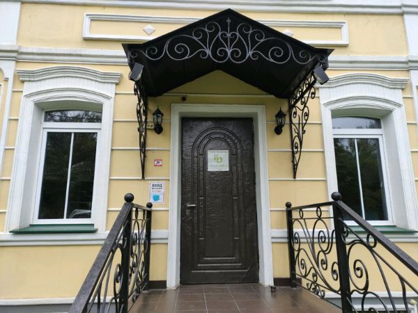 Отдельно стоящее здание на проспекте Красной Армии, 107