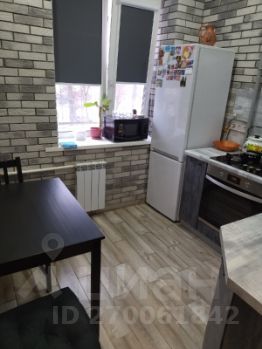 2-комн.кв., 42 м², этаж 3