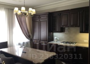 2-комн.кв., 140 м², этаж 2