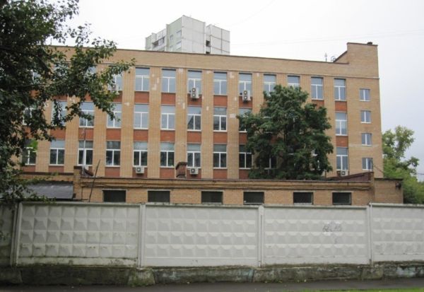 Отдельно стоящее здание на ул. Алексея Дикого, 10-14