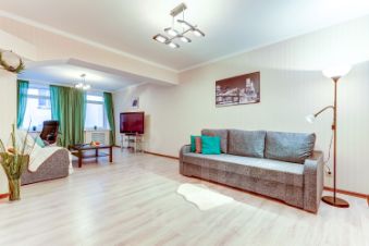 2-комн.кв., 90 м², этаж 3