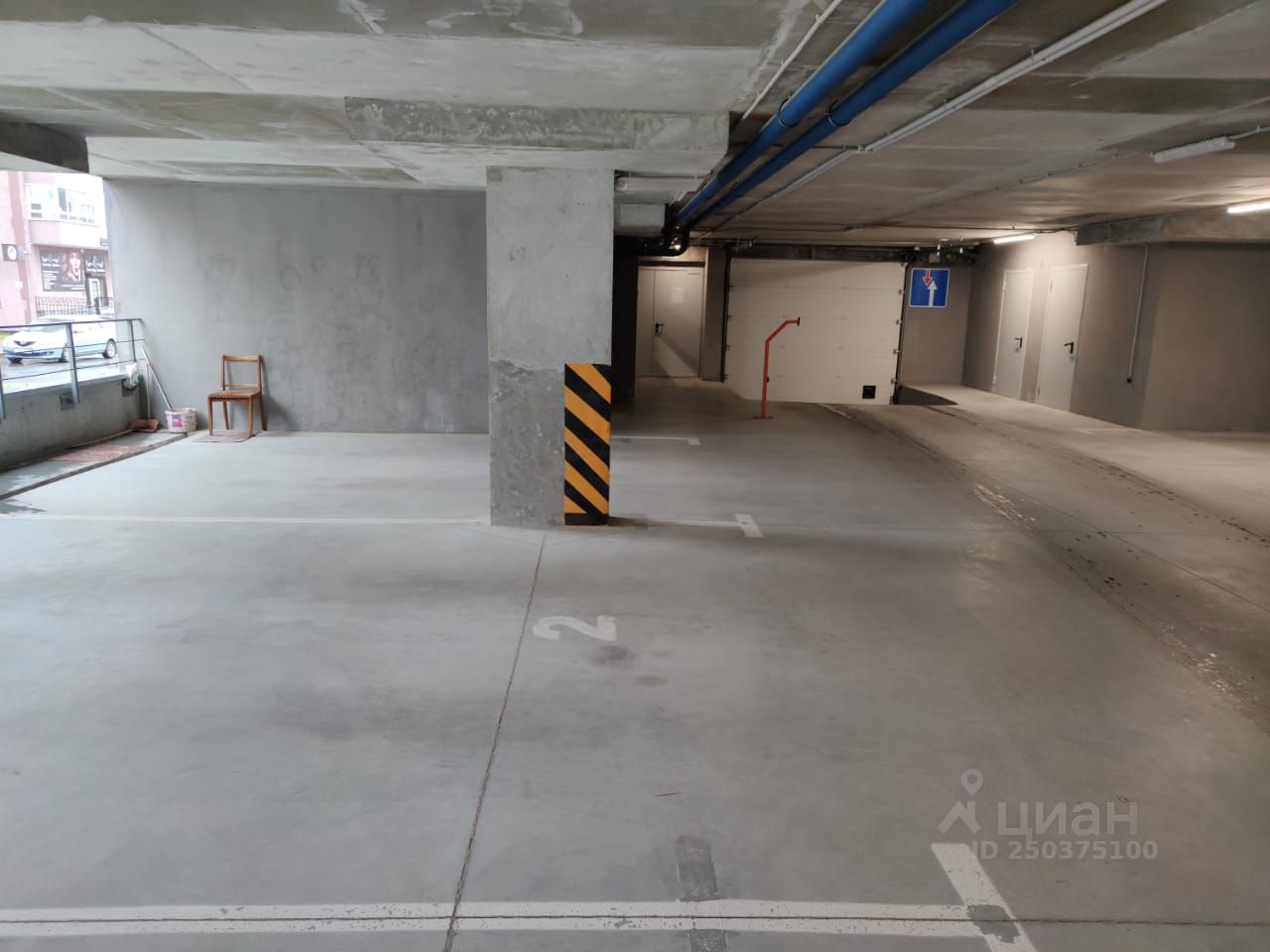 Продается гараж в Екатеринбурге, площадь 23.8 кв.м. Просторное и чистое помещение, удобный въезд, хорошее освещение, безопасное место.