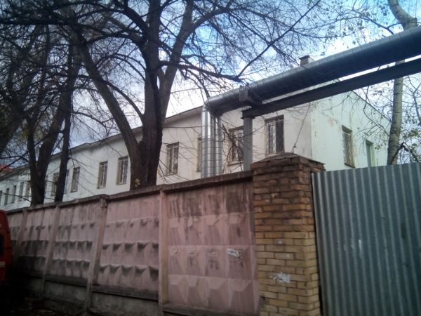 Административное здание в проезде Комсомольской Площади, 16