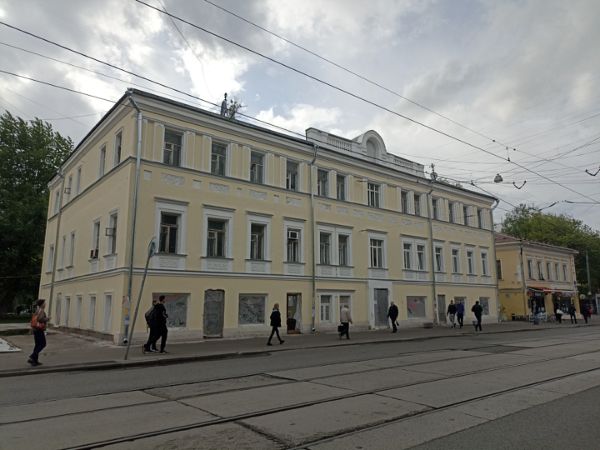 Отдельно стоящее здание на ул. Бауманская, 44с1