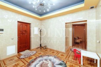 3-комн.кв., 235 м², этаж 2