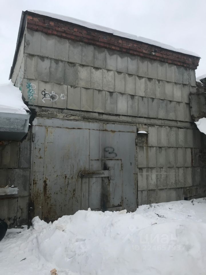 Продается гараж в Екатеринбурге, площадь 32 кв.м. Без отделки. Удобное расположение, металлические ворота, зимнее хранение.