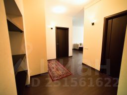 3-комн.кв., 90 м², этаж 3