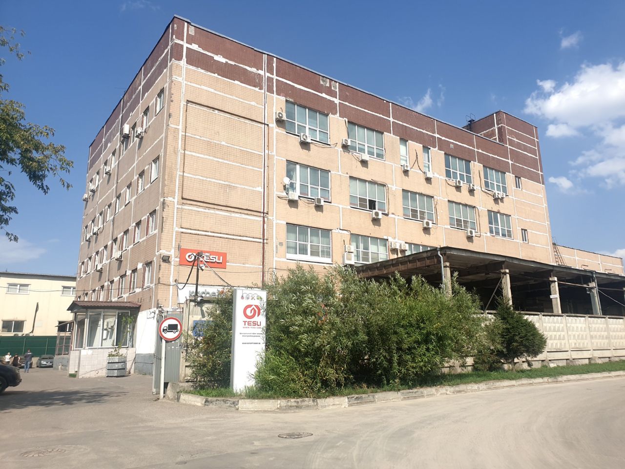 продажа помещений в БЦ на ул. Южнопортовая, 9Б