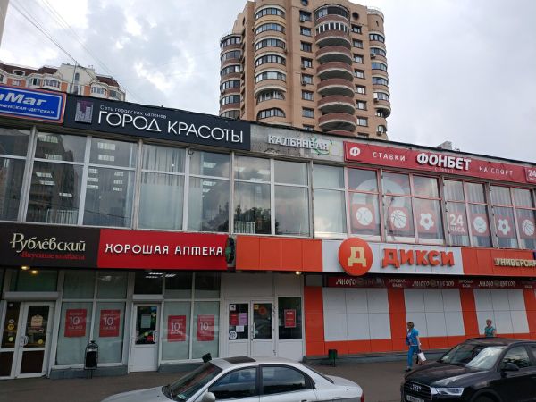 Торговый центр на ул. Россошанская, 2с1