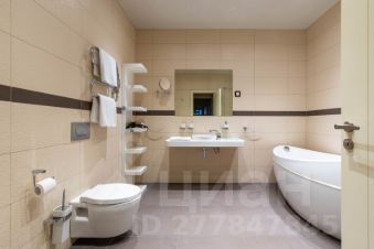 3-комн.апарт., 220 м², этаж 38