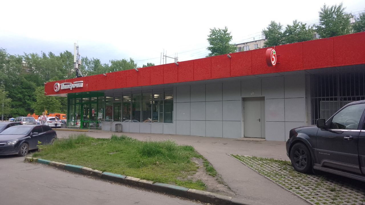 ТЦ на ул. Старый Гай, 8