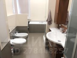 4-комн.кв., 220 м², этаж 25