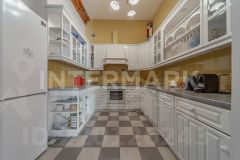 4-комн.кв., 149 м², этаж 3