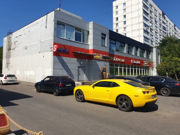 Торговый центр на ул. Ясеневая, 31к1