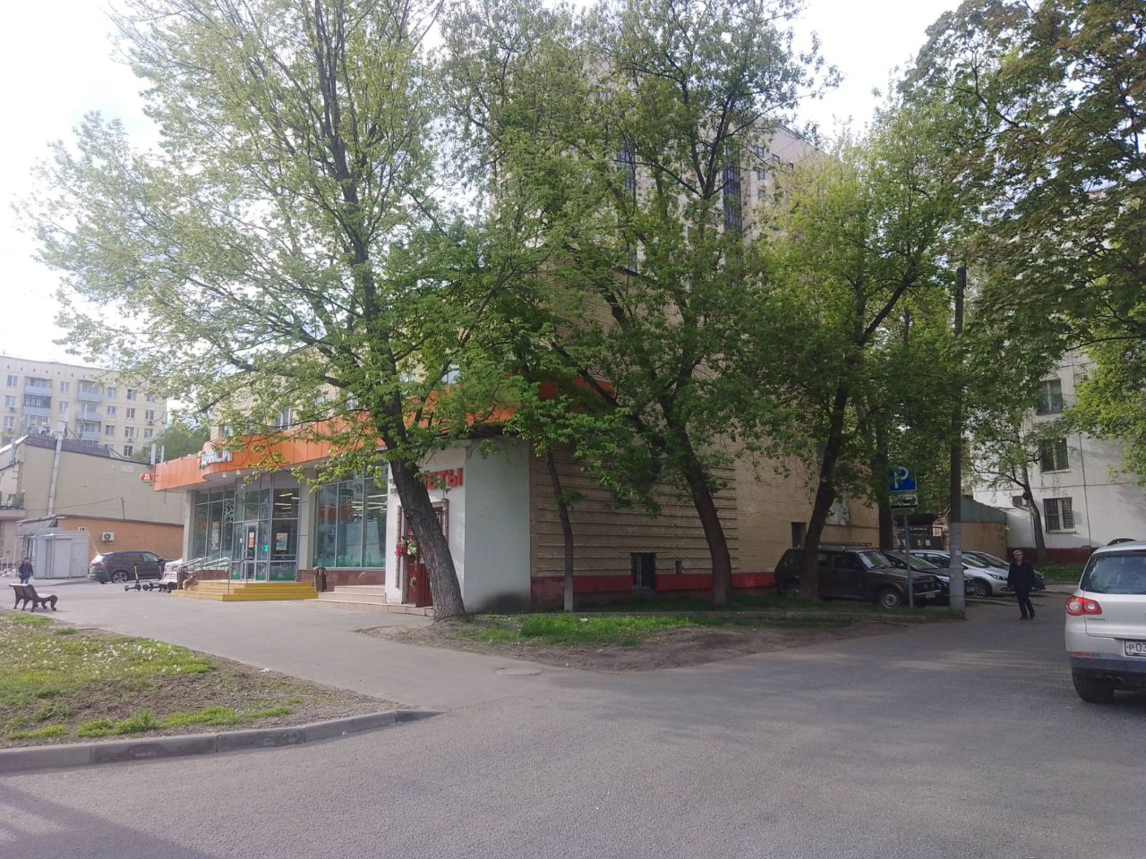 ТЦ на ул. Юных Ленинцев, 117к1