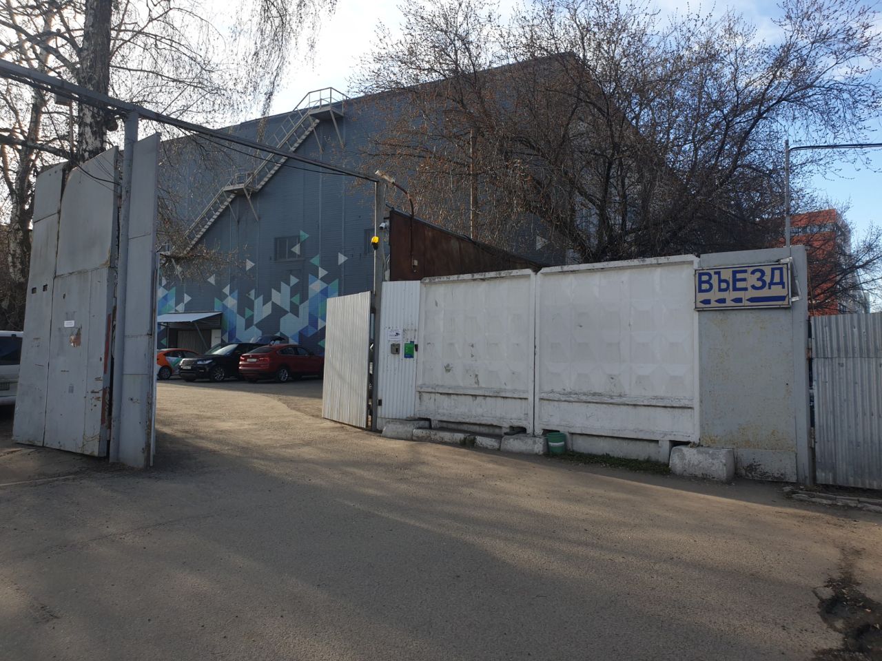 Складском комплексе на ул. Новоостаповская, 5с6