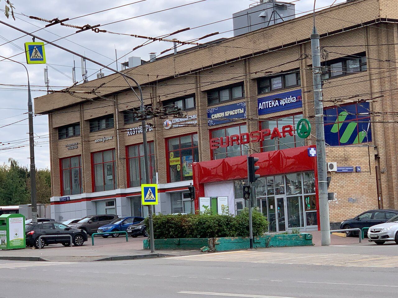 ТЦ на проспекте Ленинского Комсомола, 1В