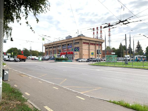 Торговый центр на проспекте Ленинского Комсомола, 1В