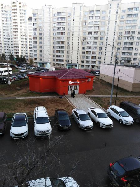 Торговый дом в микрорайоне Белая Дача, 15В