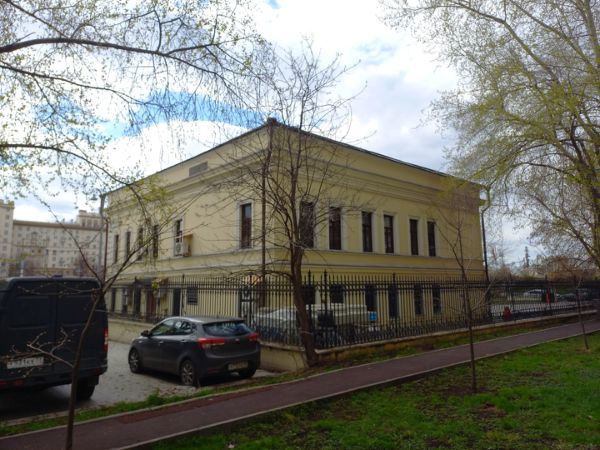 Административное здание на Гончарной набережной, 1с2