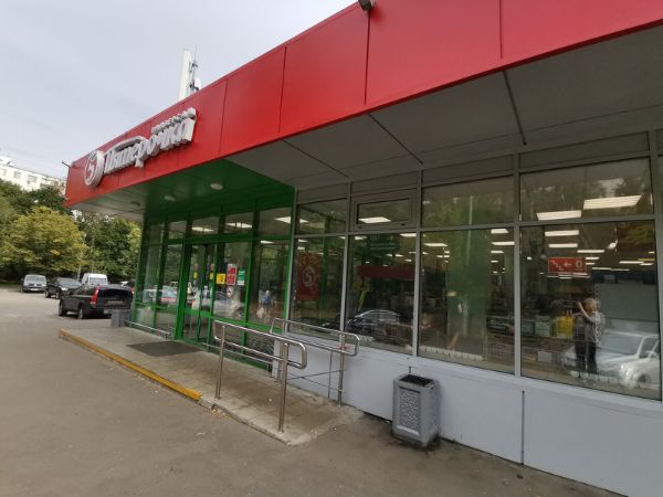 Торговый центр на ул. Старый Гай, 8
