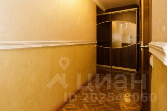 2-комн.кв., 64 м², этаж 3