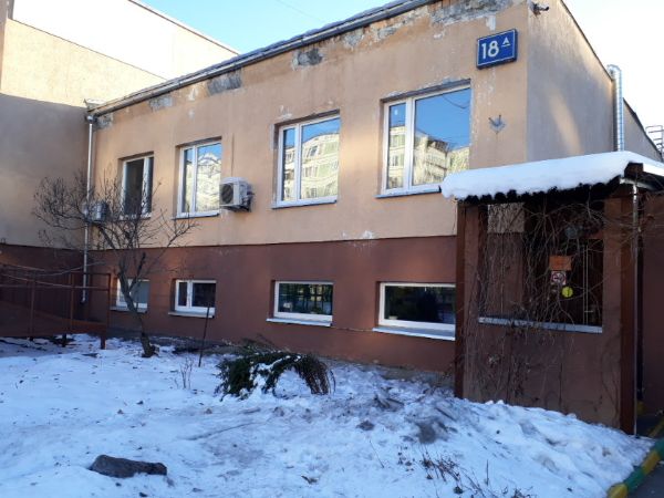 Отдельно стоящее здание на ул. Днепропетровская, 18А