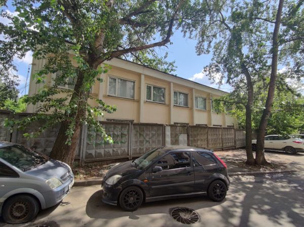 Отдельно стоящее здание на Высоковольтном проезде, 2