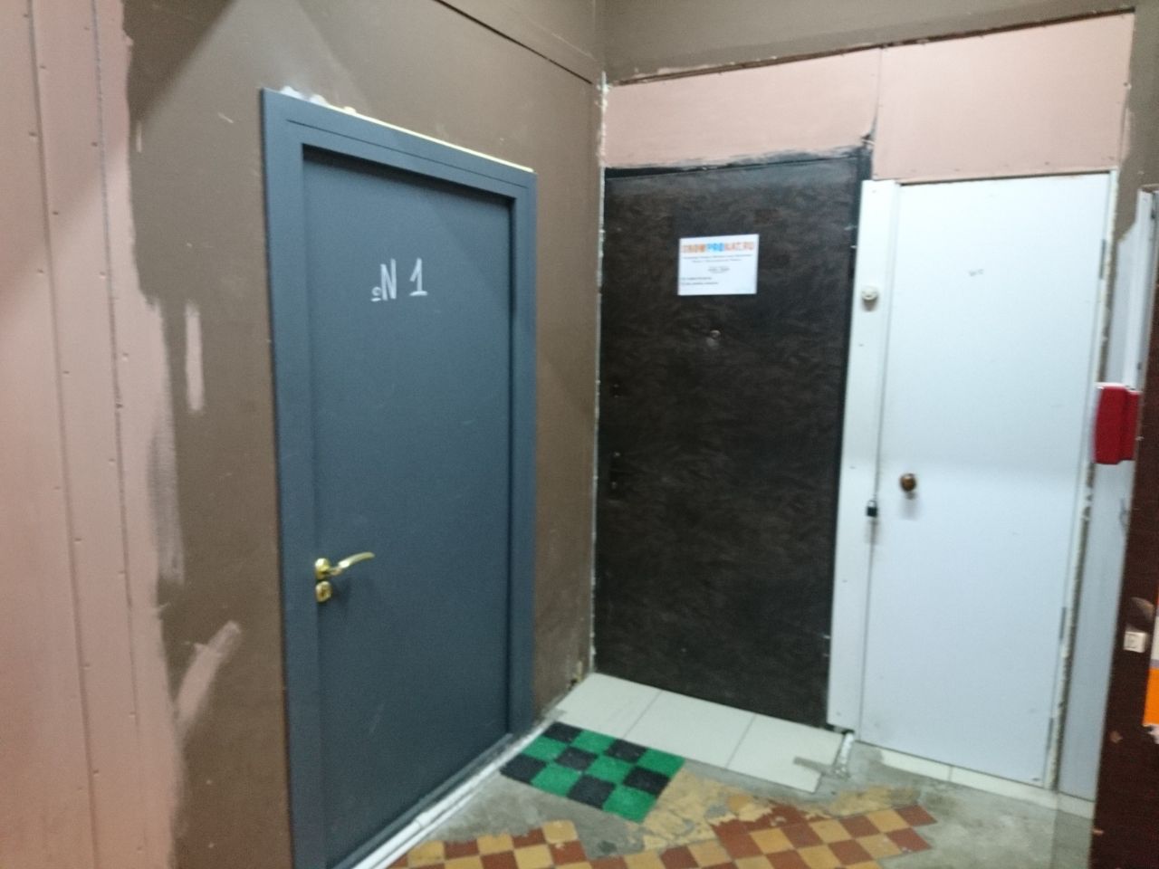 Торговом центре на ул. Академика Королёва, 18