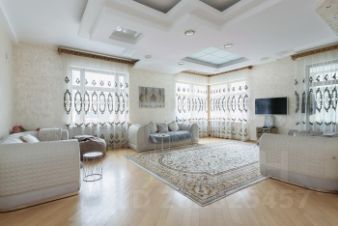 4-комн.кв., 184 м², этаж 3