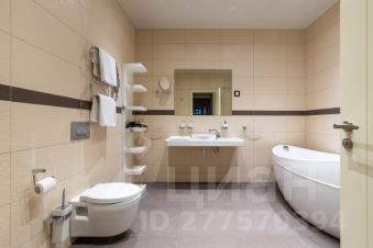 3-комн.апарт., 230 м², этаж 38