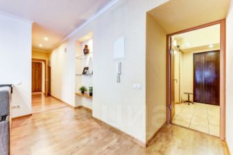 3-комн.кв., 90 м², этаж 3