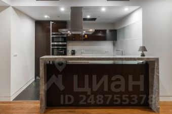 3-комн.кв., 210 м², этаж 28