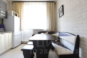 2-комн.кв., 65 м², этаж 4