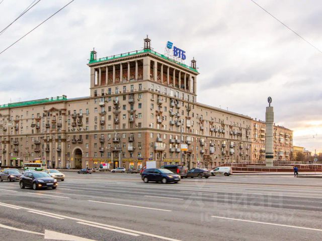 2-комн., 65 м², 1/8 этаж