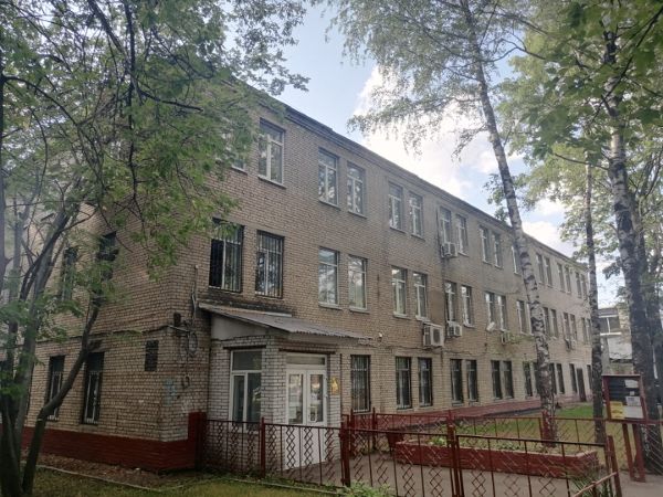 Отдельно стоящее здание на ул. Амурская, 15/1с1