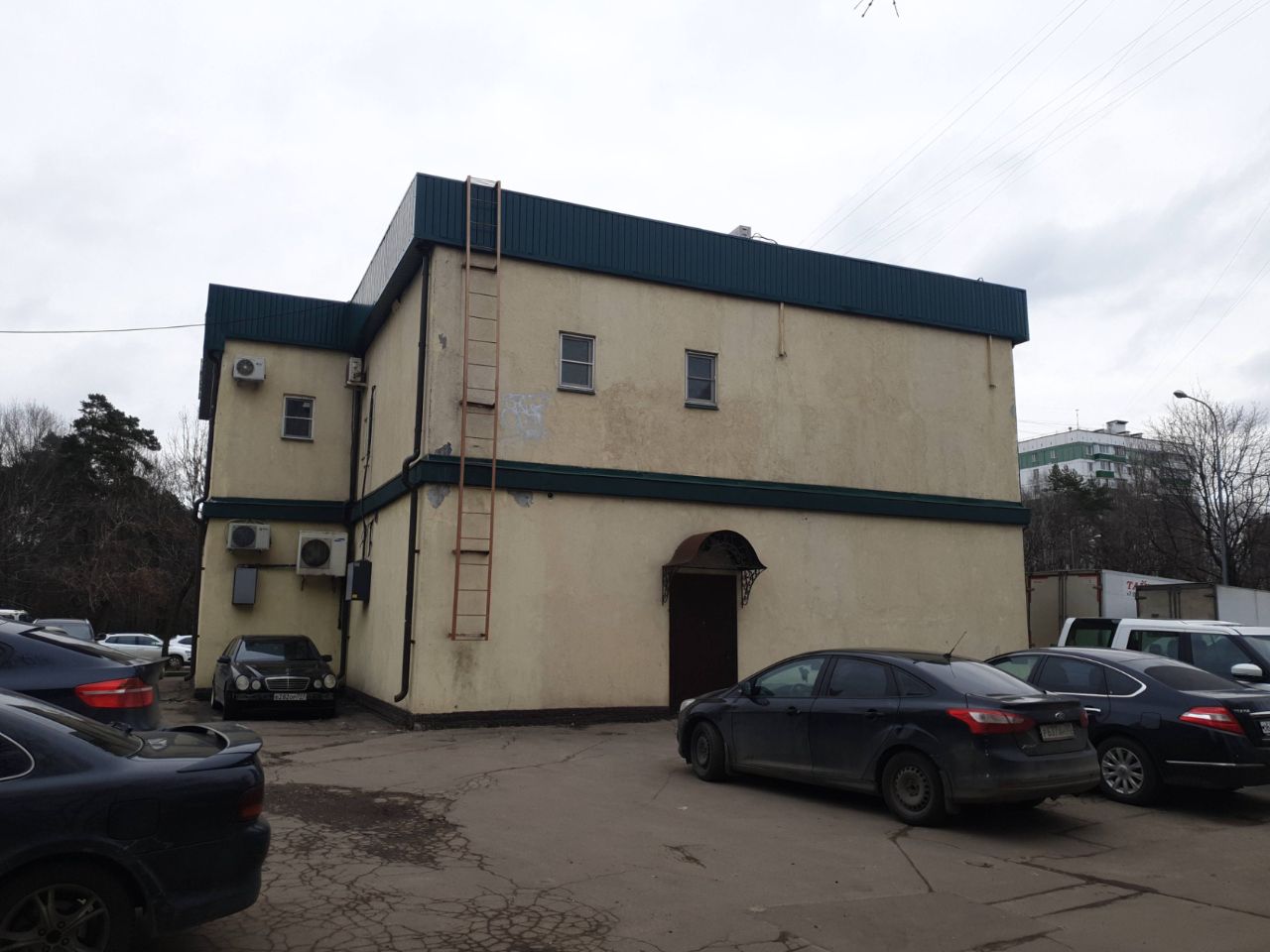 Торговом центре на ул. Бакинская, 6к1