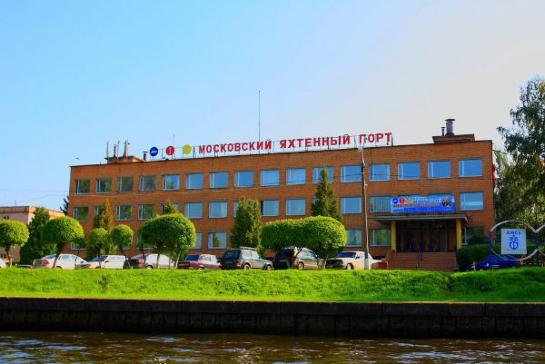 Административное здание на ул. Якова Гунина, 1