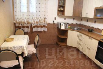 3-комн.кв., 80 м², этаж 1