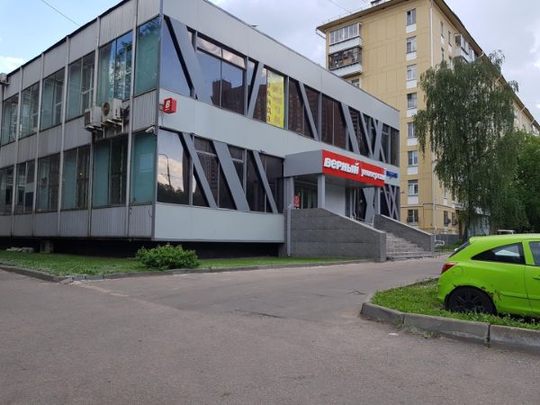 Административное здание на ул. Космонавтов, 8