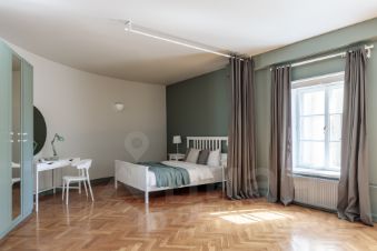 5-комн.апарт., 210 м², этаж 4