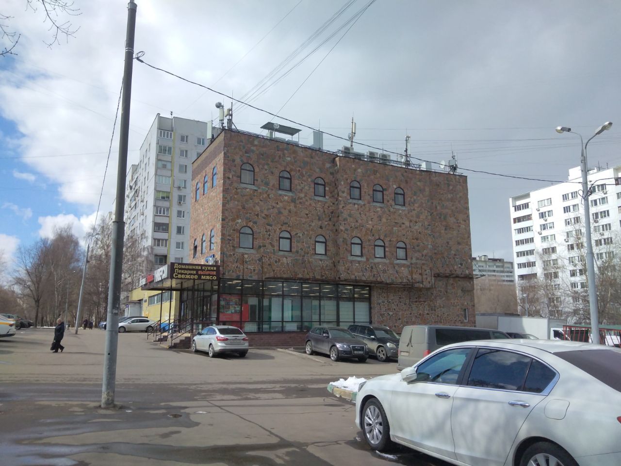 Торговом центре на ул. Шипиловская, вл39А