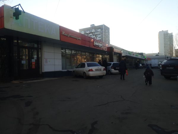 Торговый центр на ул. Введенского, 29