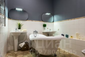 5-комн.кв., 180 м², этаж 3