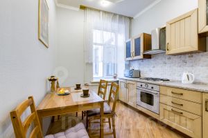 2-комн.кв., 72 м², этаж 2