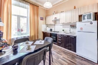 2-комн.кв., 90 м², этаж 4