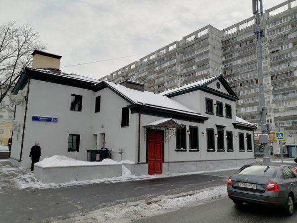 Административное здание в 1-м Казачьем переулке, 13