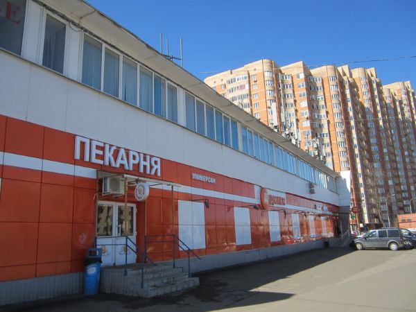 Торговый центр на ул. Новаторов, 16