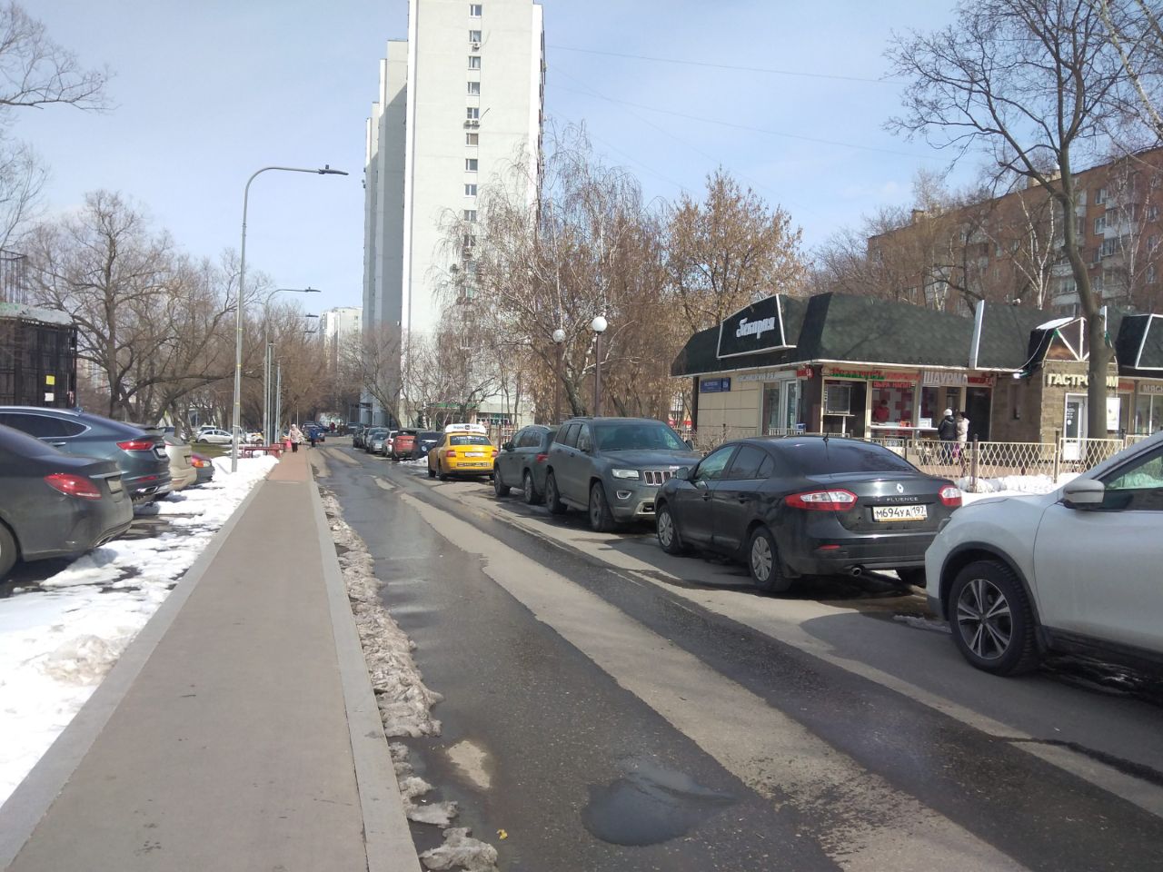 Торговом центре на проспекте Андропова, 19А