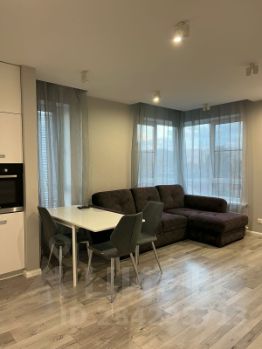 2-комн.кв., 80 м², этаж 10